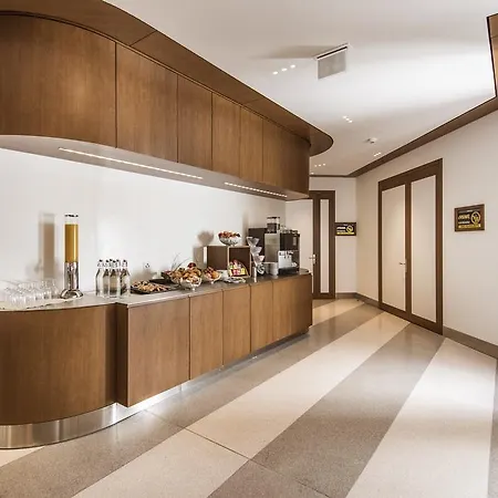 Ambassador Otel 4*