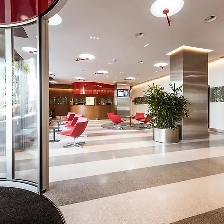 Ambassador Hotel 4*